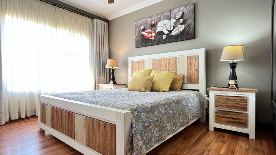 3 Bedroom Property for Sale in Heiderand Western Cape